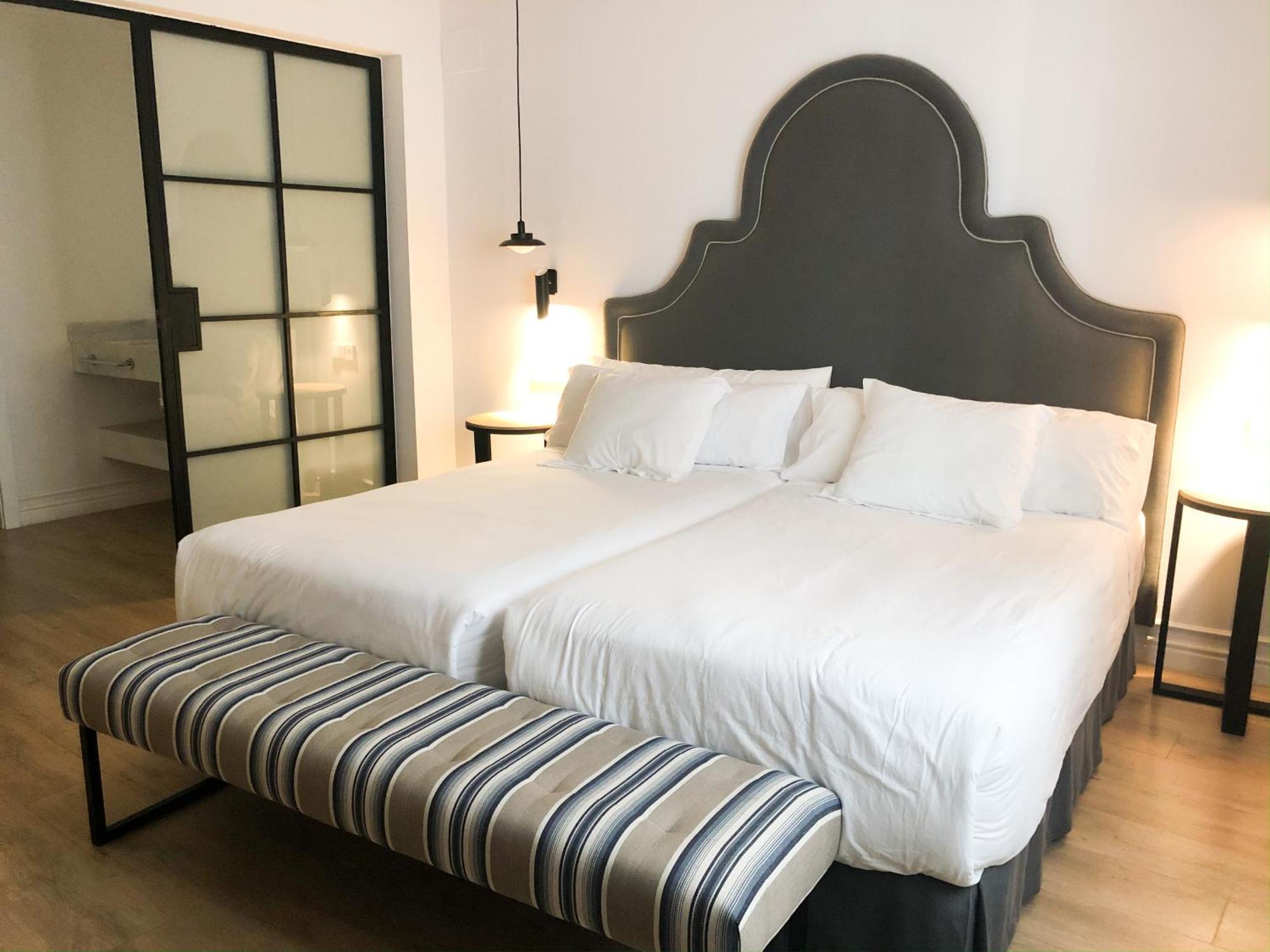 Suites Hom Sevilla Bagian luar foto
