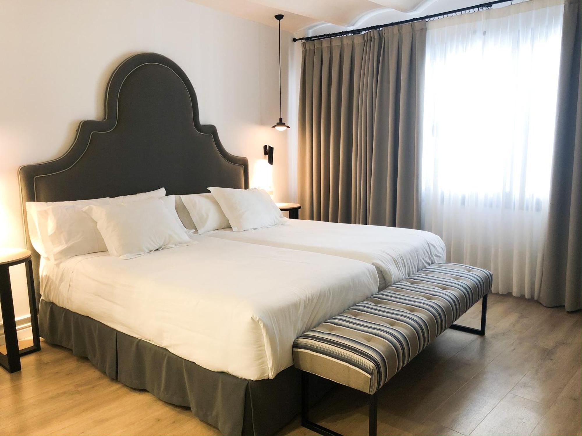 Suites Hom Sevilla Bagian luar foto