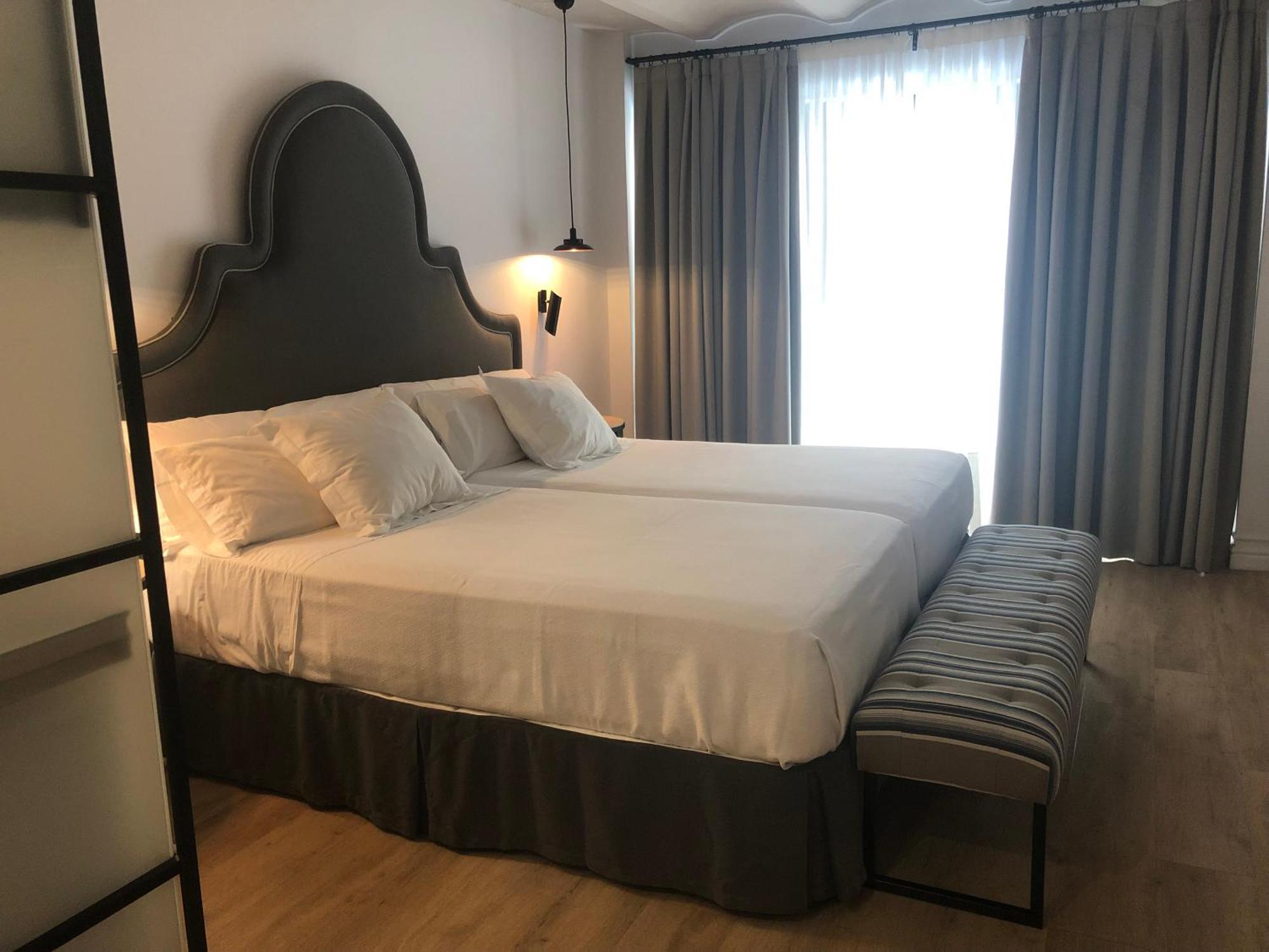 Suites Hom Sevilla Bagian luar foto