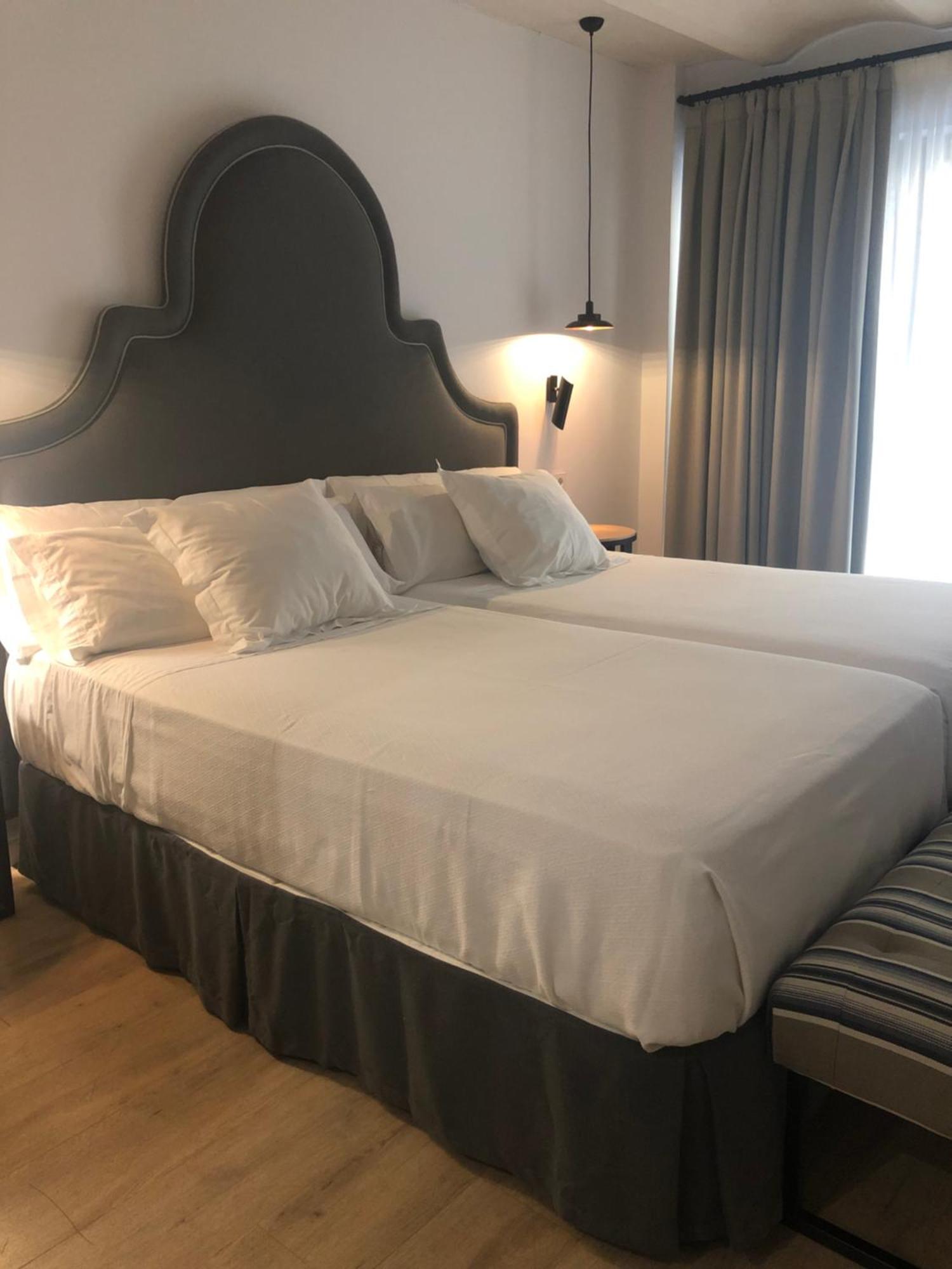 Suites Hom Sevilla Bagian luar foto