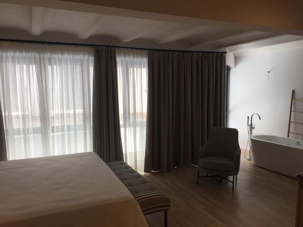 Suites Hom Sevilla Bagian luar foto