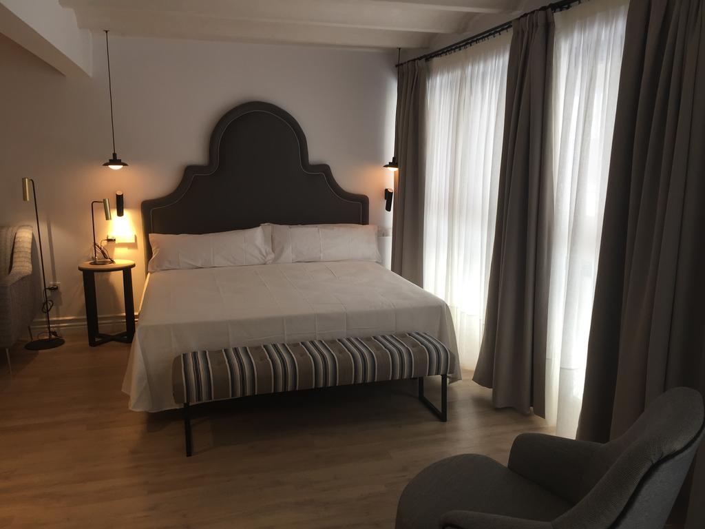 Suites Hom Sevilla Bagian luar foto